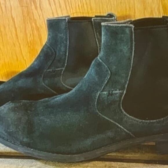 UGG Clyne Men’s Suede boots, size 12 - Picture 2 of 5